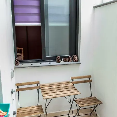 Edelmira Apartment *